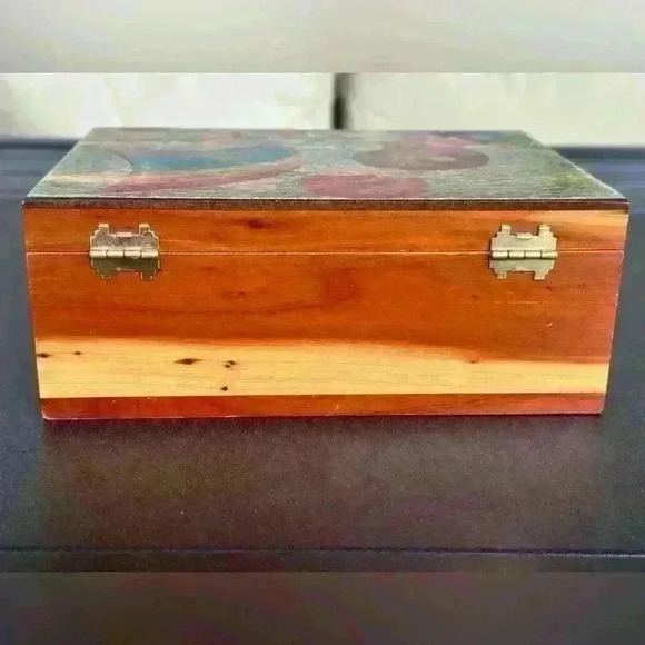 Vintage trinket box. Six Flags over Georgia. Iridescent colors. Rainbow colors - Picture 4 of 6